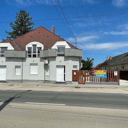Lelle Centrum Vendeghaz Балатонлеле Екстериор снимка